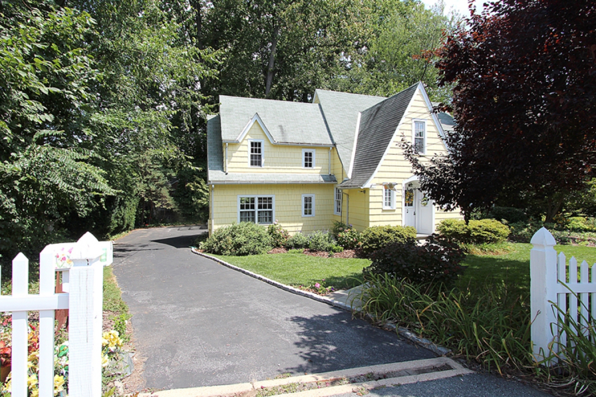 5705 Wilson Lane, Bethesda, Maryland 20817