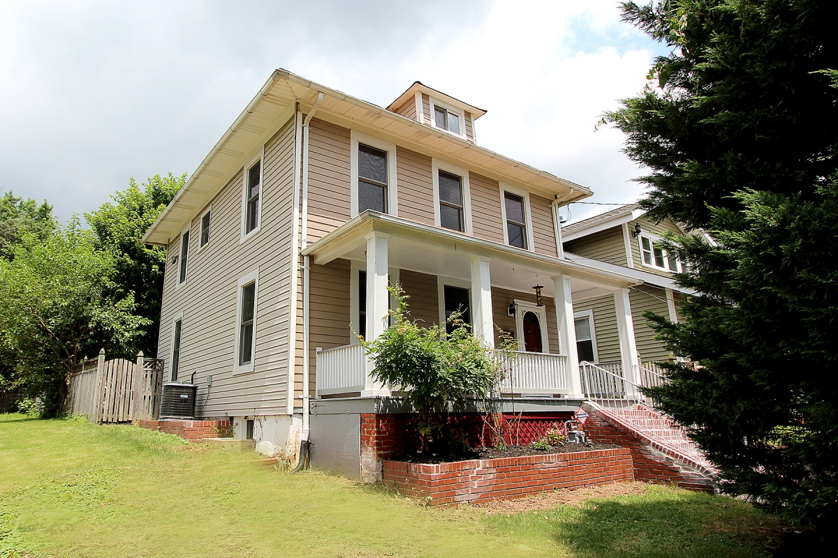 Real Tour, Inc. 3702 Parkwood Street , Cottage City, Maryland 20722