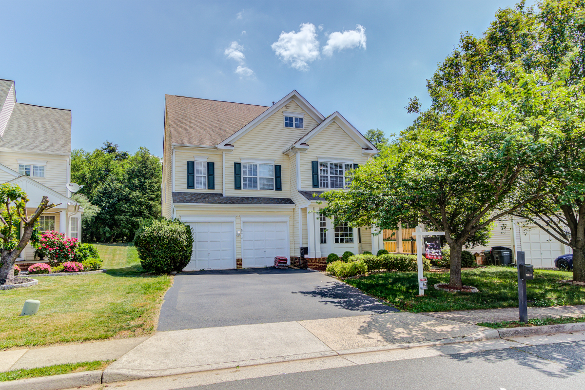 20612 Sutherlin Ln, Sterling, Virginia 20165