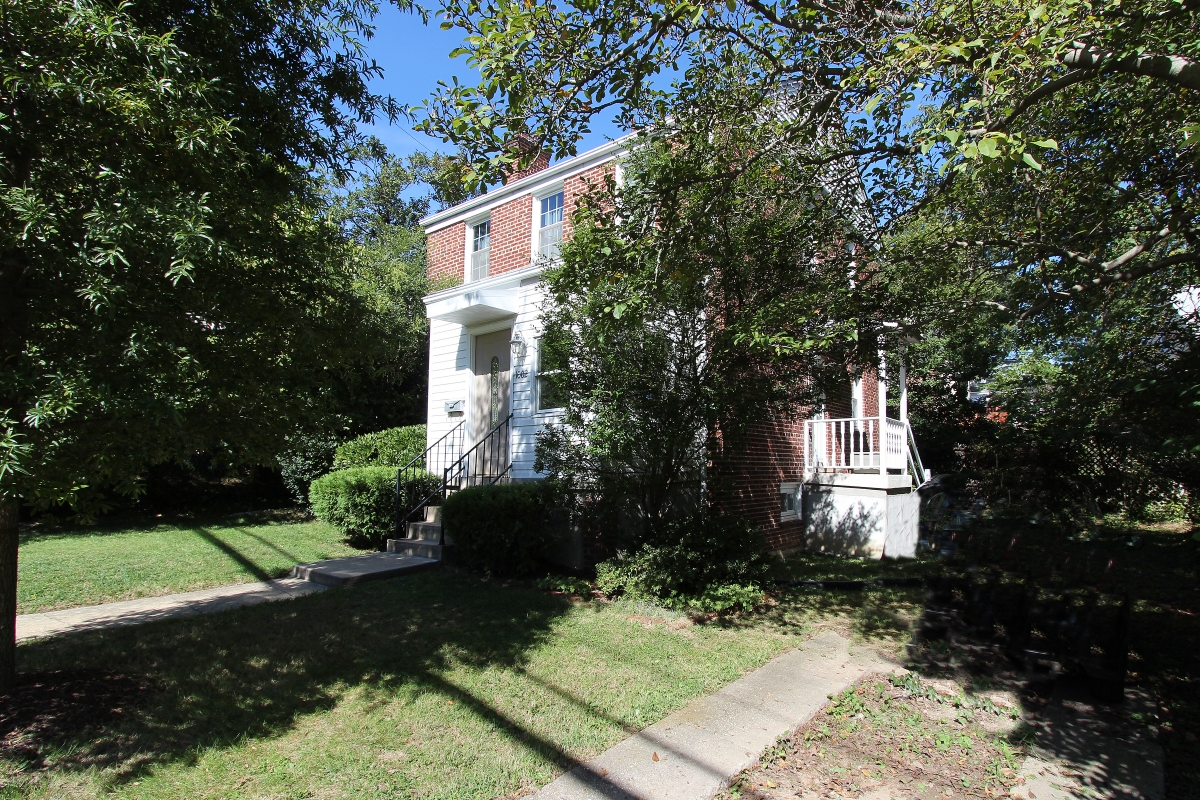 1002 East West Highway, Takoma Park, Maryland 20912