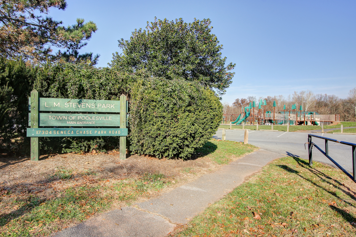 17300 Seneca Chase Park Road, Poolesville, Maryland 20837