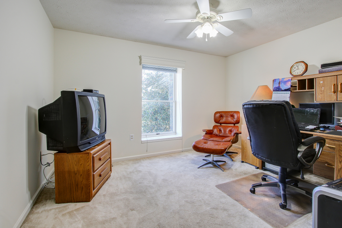 17300 Seneca Chase Park Road, Poolesville, Maryland 20837