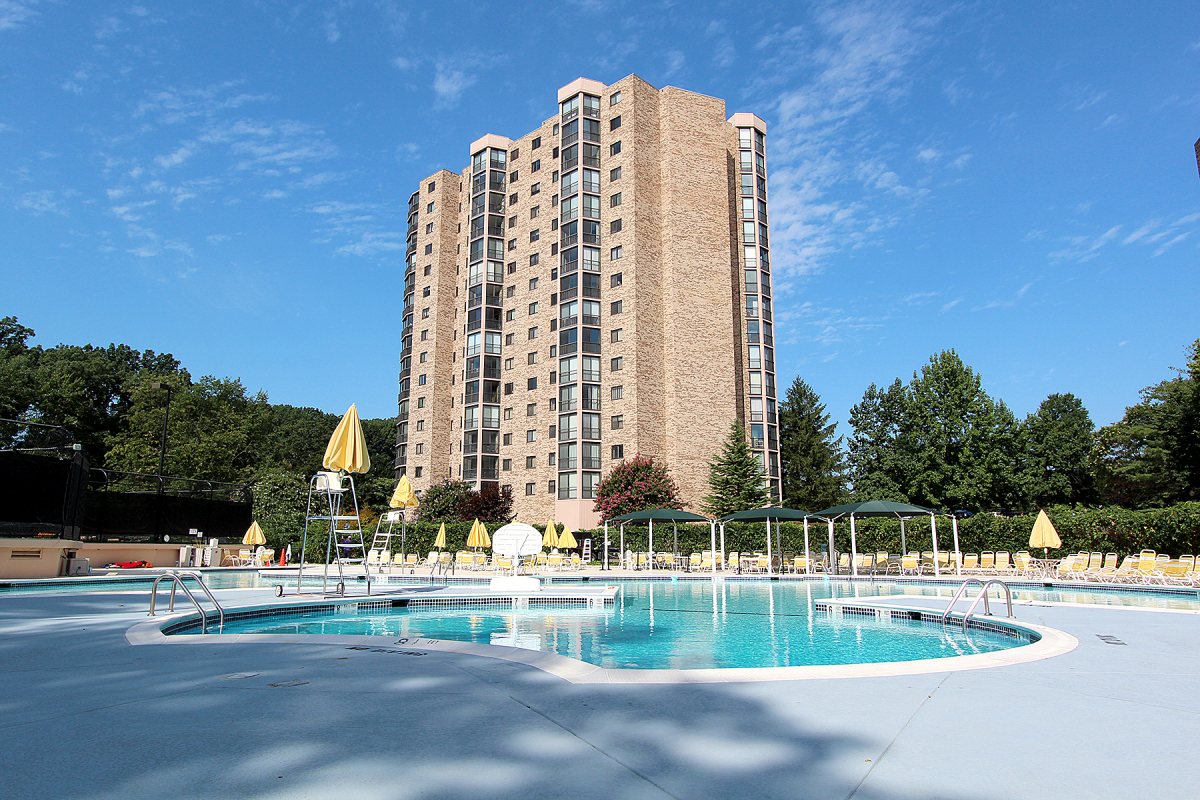 5902 Mount Eagle Drive, Unit 918 Montebello Condominium, Alexandria