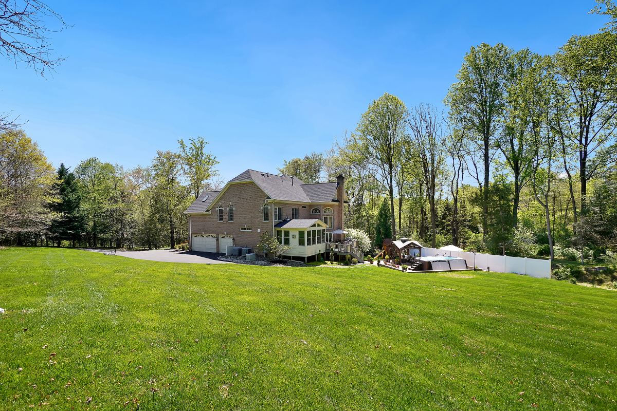 11116 Stuart Mill Road, Oakton, Virginia 22124